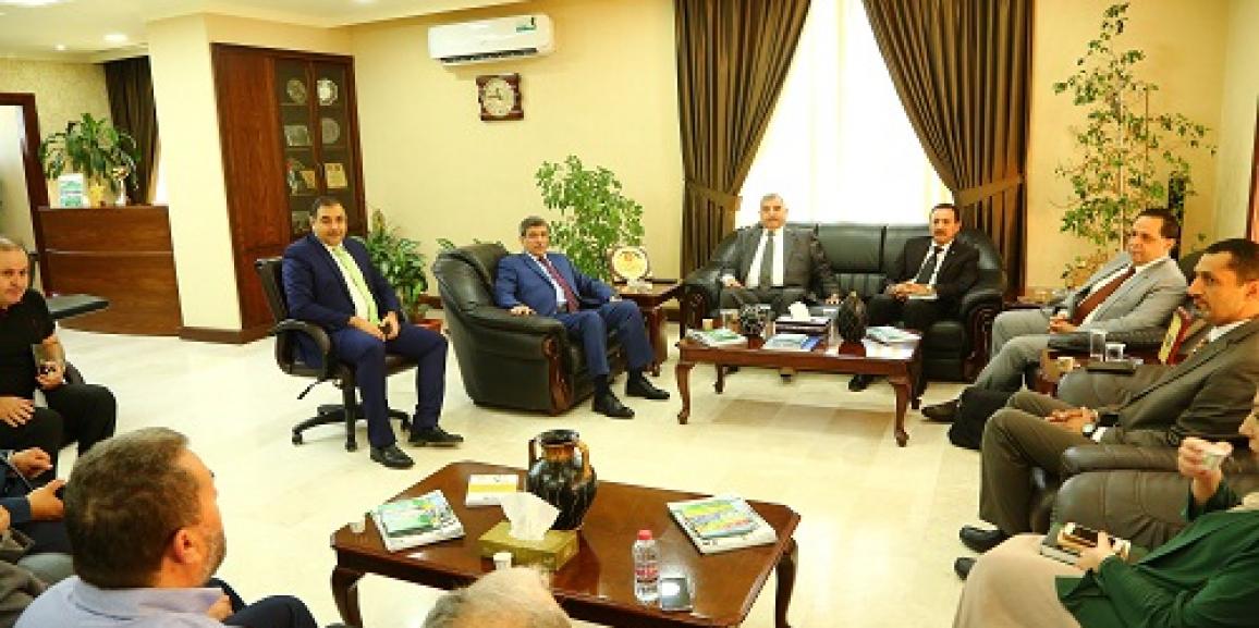بحث أوجه التعاون المشترك بين جامعة الزيتونة الأردنية وأكاديمية الطيران الملكية الأردنية