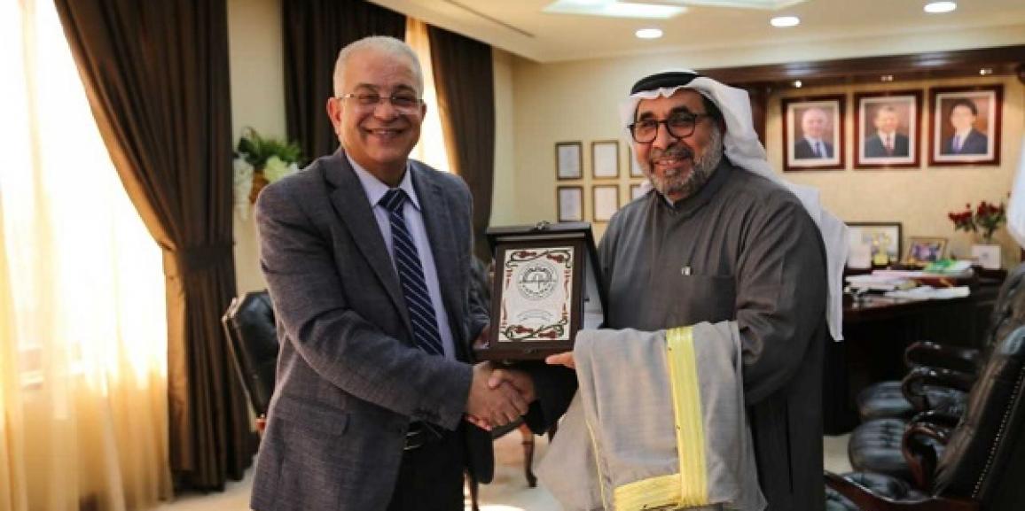 رئيس جامعة الزيتونة الأردنية يلتقي المدير العام للإدارة العامة للطيران المدني في دولة الكويت