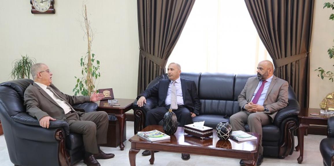 رئيس جامعة الزيتونة الأردنية يستقبل الملحق الثقافي العماني