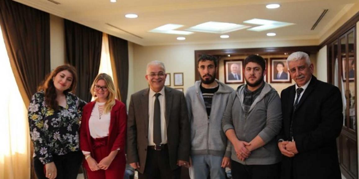 رئيس جامعة الزيتونة الأردنية يلتقي طلبة التبادل الأوروبي