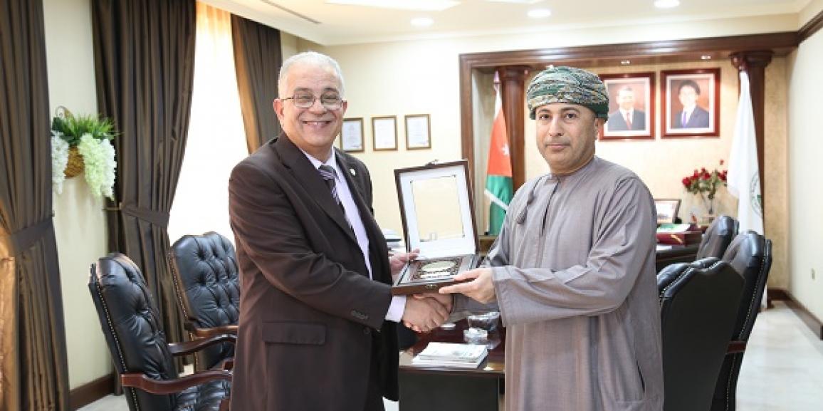 رئيس جامعة الزيتونة الأردنية يستقبل الملحق الثقافي العُماني