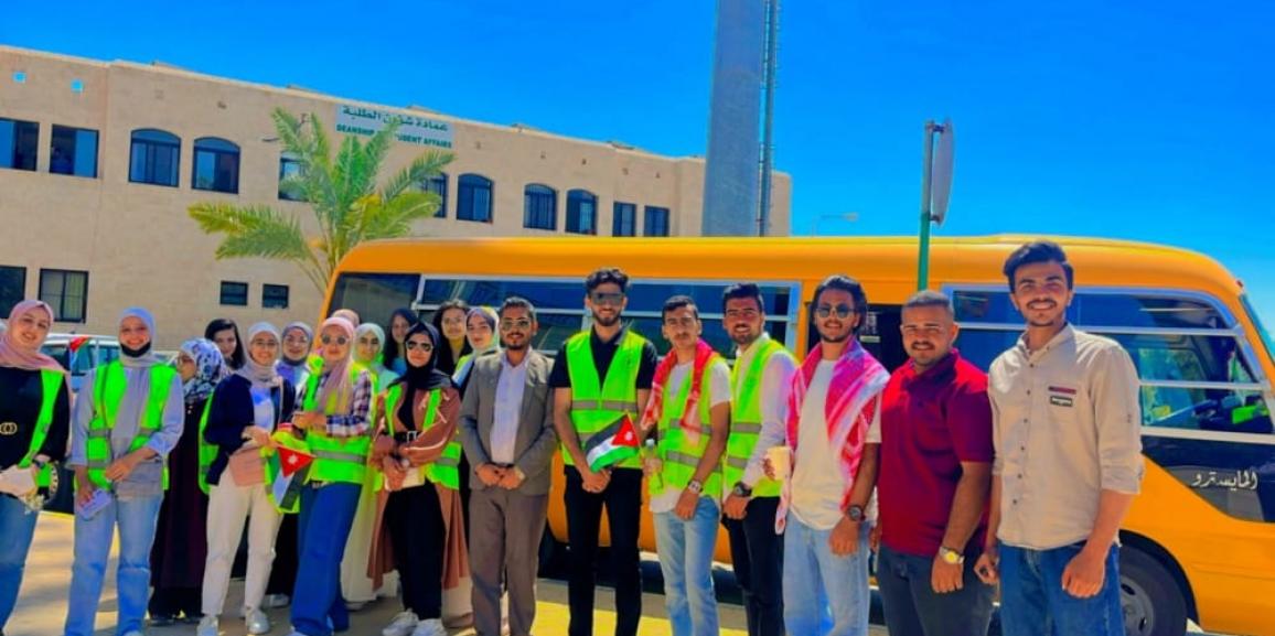 جامعة الزيتونة الأردنية تنظم يوما تطوعيا في جمعية الزهراء للمسنين