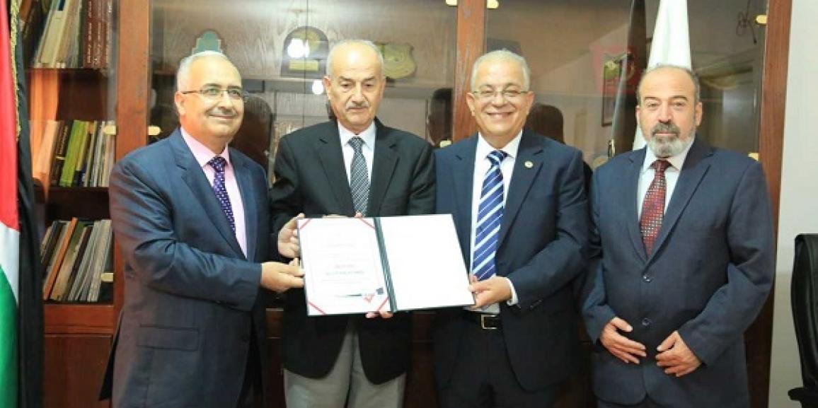 جامعة الزيتونة الأردنية تتسلم شهادة ضمان الجودة لكلية الأعمال