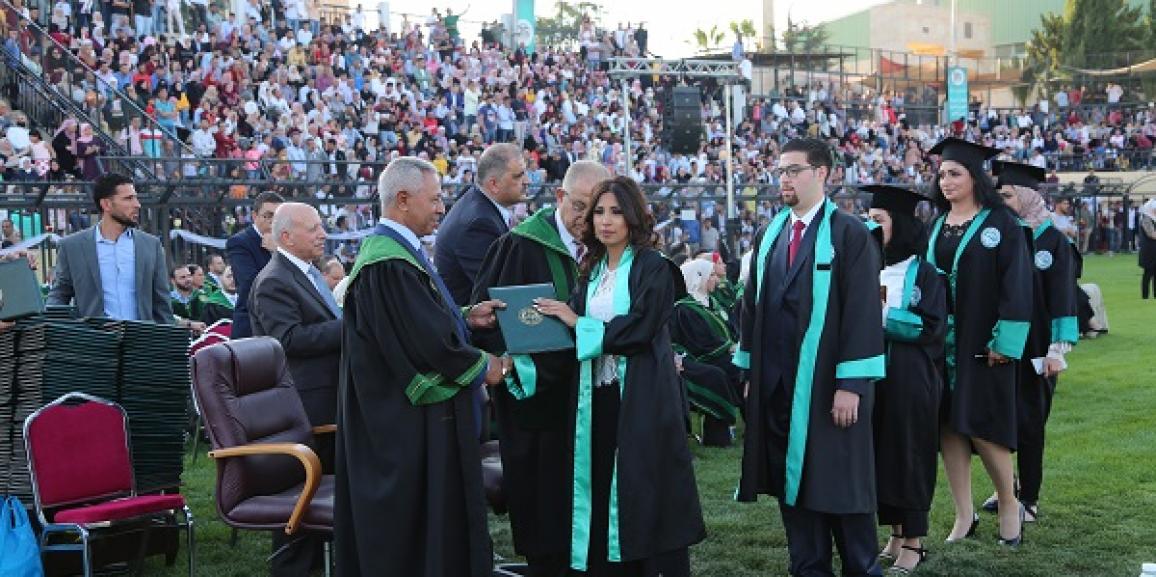 جامعة الزيتونة الأردنية تحتفل بتخريج الفوج الثالث والعشرين