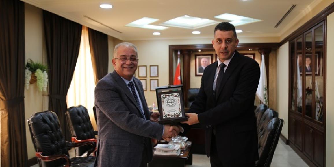 رئيس جامعة الزيتونة الأردنية يلتقي وفدا من السفارة الليبية