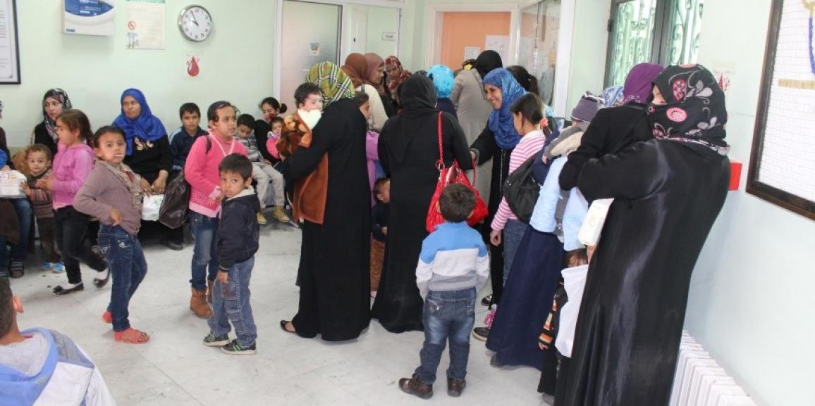 المركز الصحي في جامعة الزيتونة يواصل خدمة المجتمع المحلي