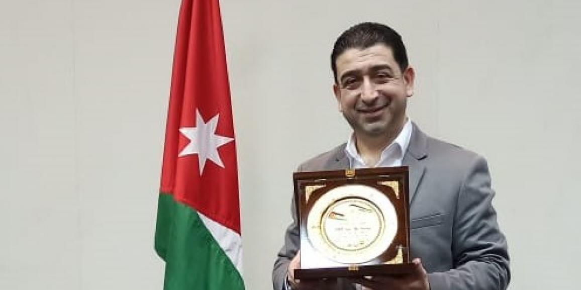 الطالب محمد عبدالعال من الزيتونة الأردنية يفوز في جائزة البحث العلمي