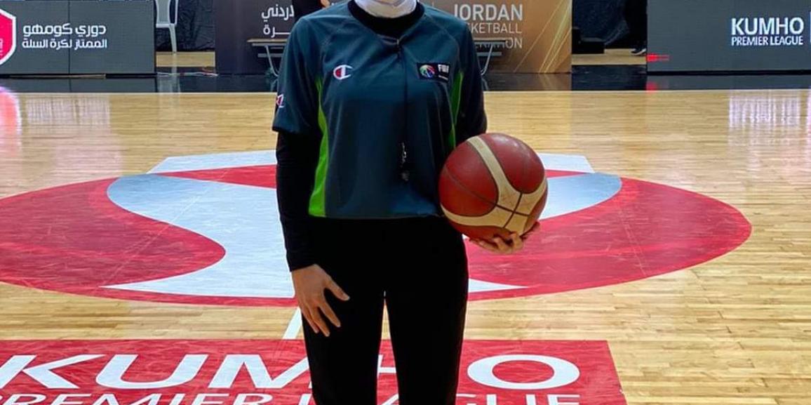 إلهام خزنه  من “الزيتونة” أول أردنية تخوض مجال التحكيم المحلي في الدوري الممتاز لكرة السلة