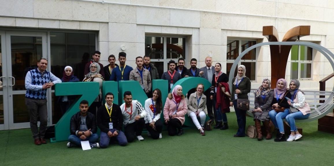 طلاب جامعة الزيتونة الأردنية في زيارة ميدانية لمجمع الملك حسين للأعمال