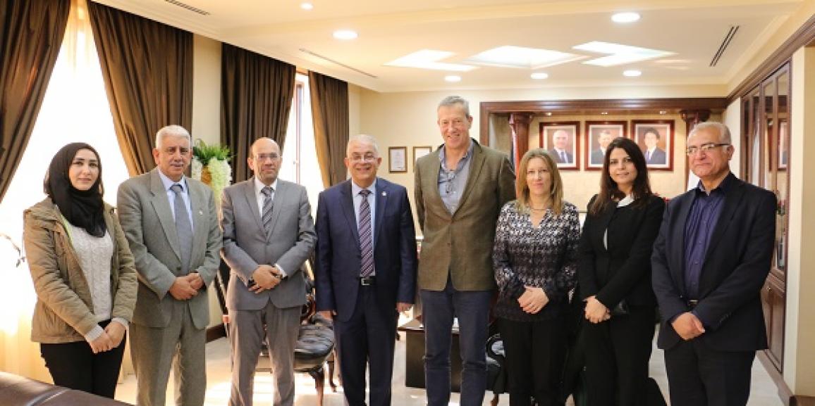 رئيس جامعة الزيتونة الأردنية يستقبل وفدا من الاتحاد الأوروبي المشرف على مشروع ايراسموس بلس “ميثودز”