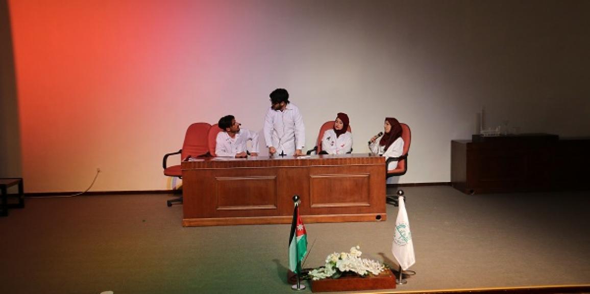 عرض مسرحية “لاب 13” في جامعة الزيتونة الأردنية