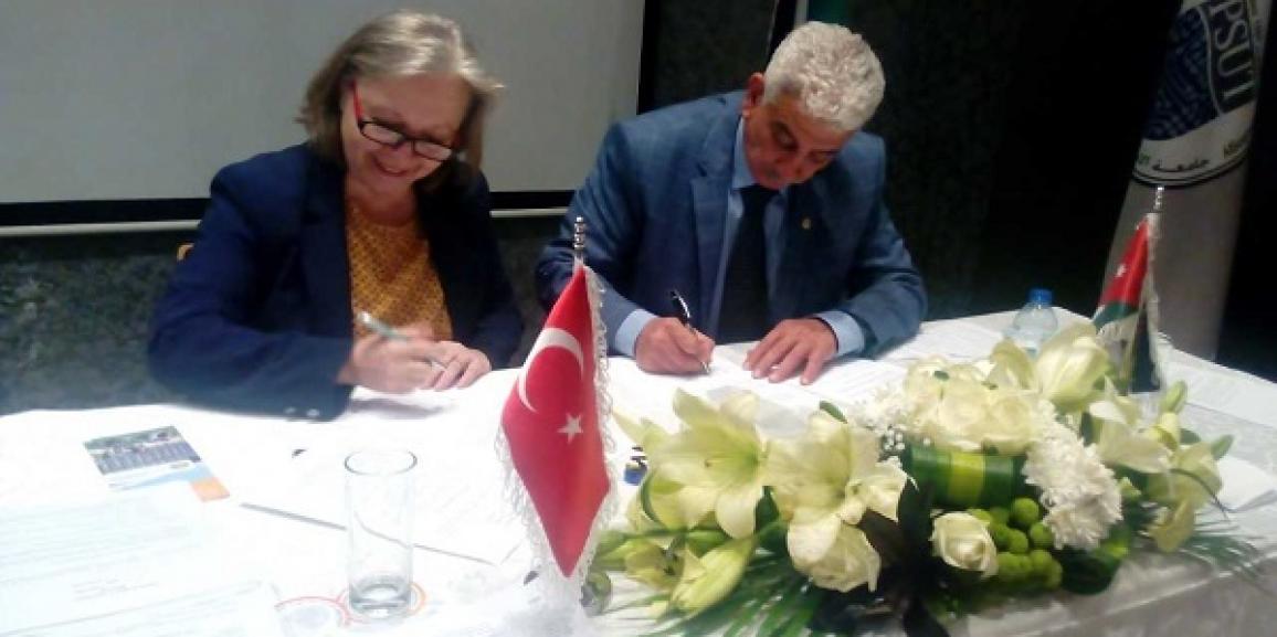 “الزيتونة” توقع اتفاقيتي تعاون مع جامعتي كارابوك واسكندرون التركية