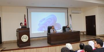 عمداء كليات جامعة الزيتونة الاردنية يلتقون طلبة كلياتهم الجدد