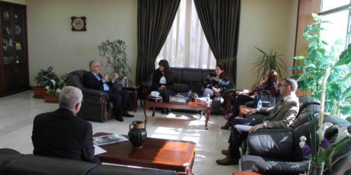 الدكتور تركي عبيدات رئيس جامعة الزيتونة الأردنية يستقبل وفدا من مركز الشفافية الأردني