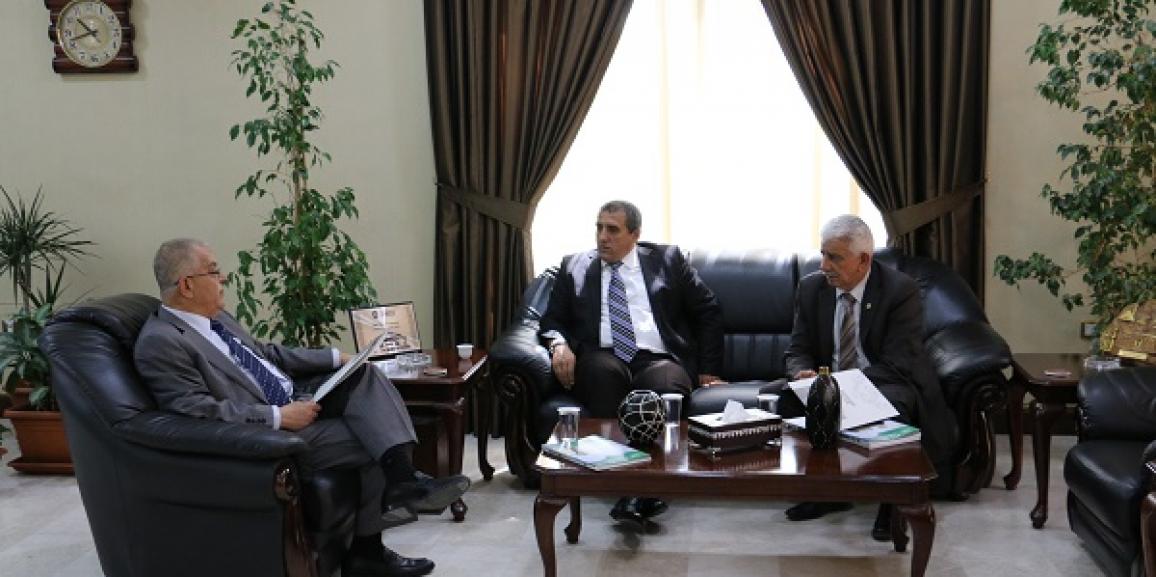 رئيس جامعة الزيتونة الأردنية يلتقي مدير العلاقات الدولية في جامعة اتاتورك التركية